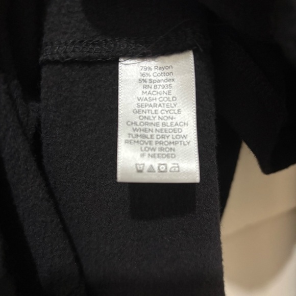 🔥5 for $25🔥 Susan Graver Weekend Plus Size Super Soft Black Tunic With Pockets - Picture 5 of 8